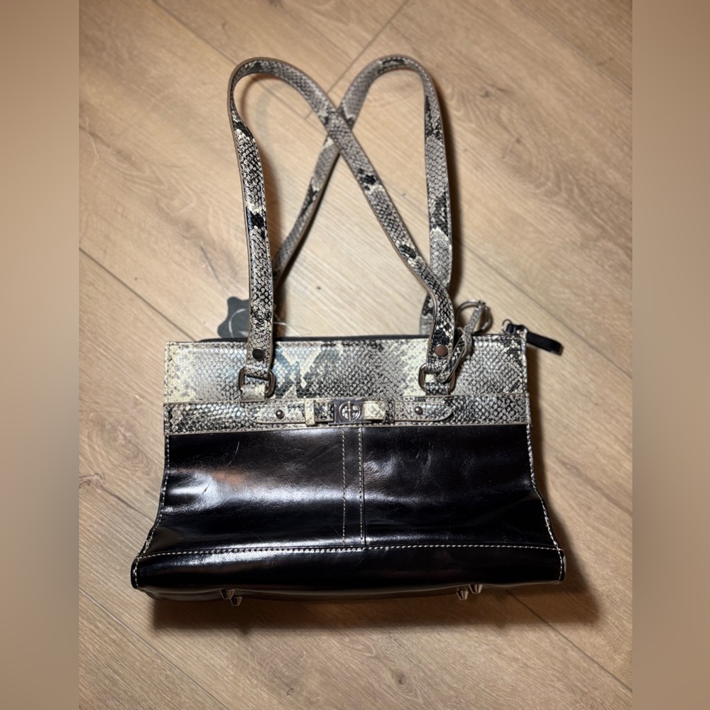Elegant Black and Snake Print Women's Bag